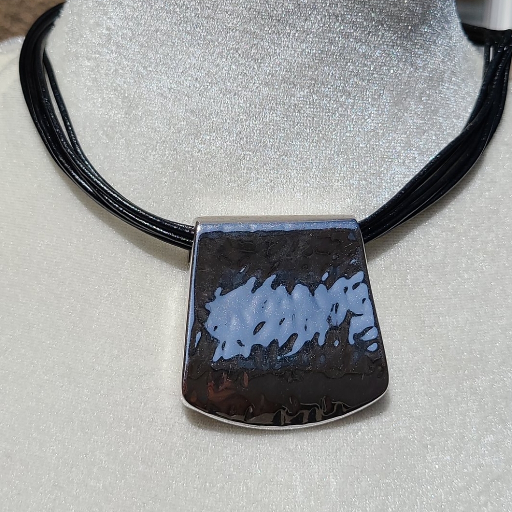 🌼 3/$50 Necklace with Silver Hammered Pendant